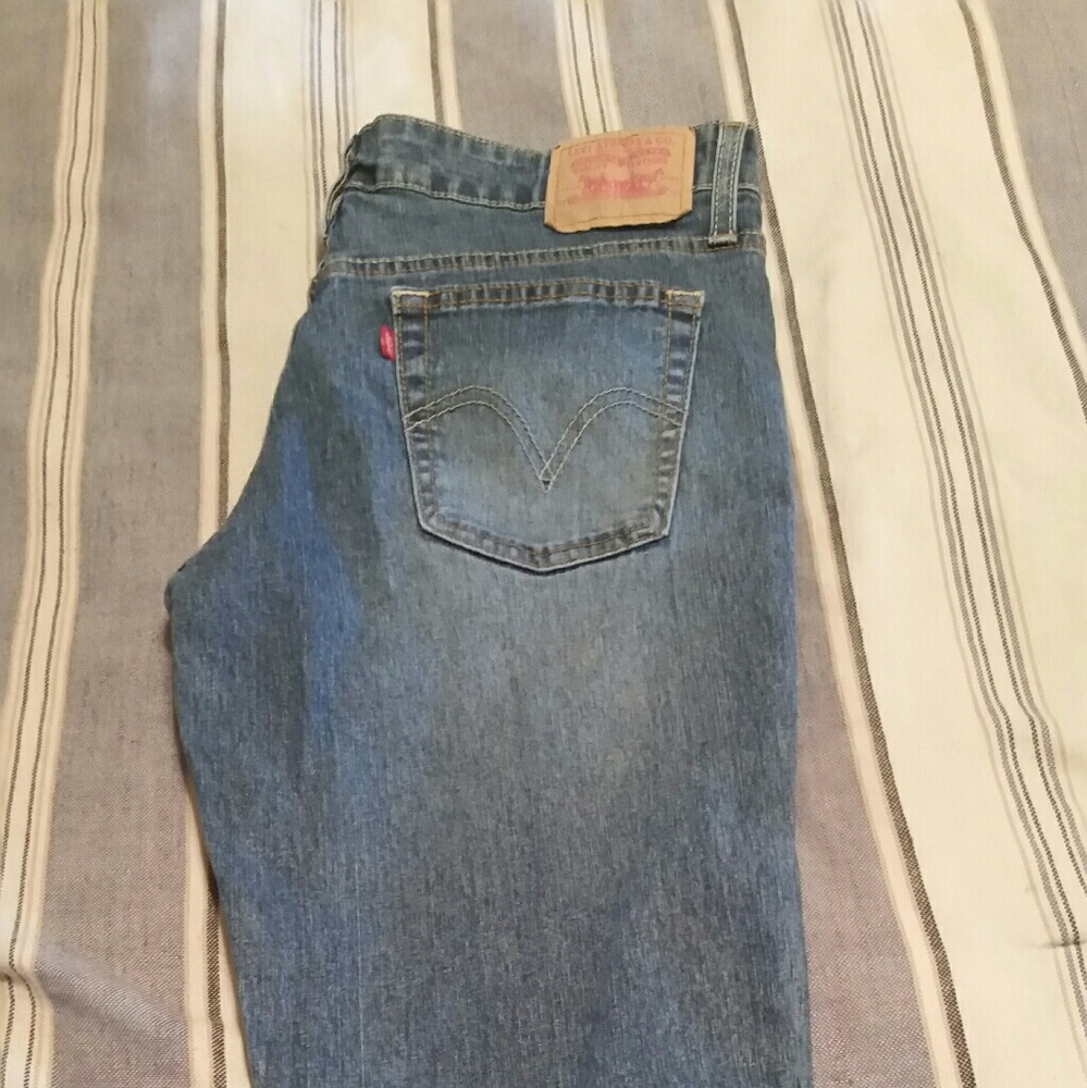 Levi Capri